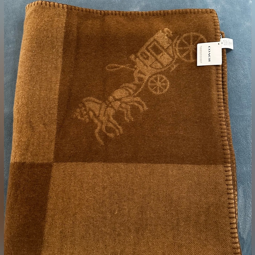 COACH HORSE AND CARRIAGE PRINT BLANKET